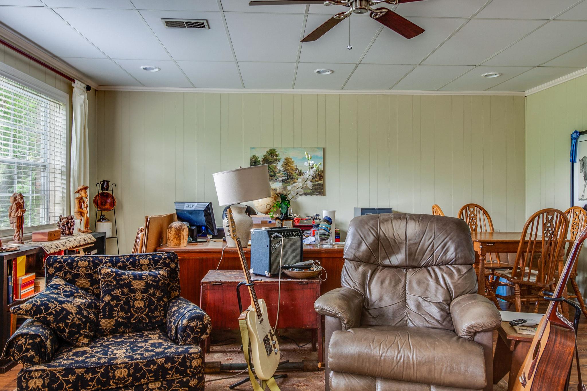 550 Kelley Road Prospect, TN 38477 - Photo 18 of 30 a room with furniture