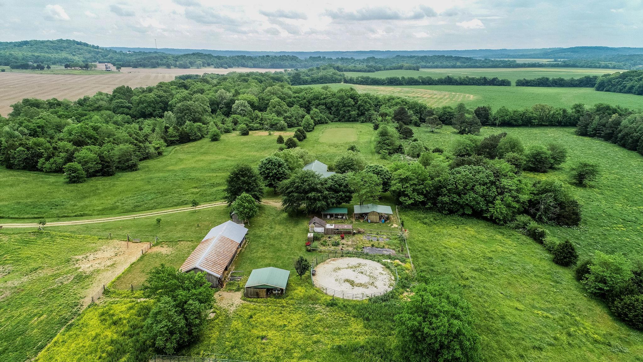 550 Kelley Road Prospect, TN 38477 - Photo 28 of 30 a view of a garden with a lake