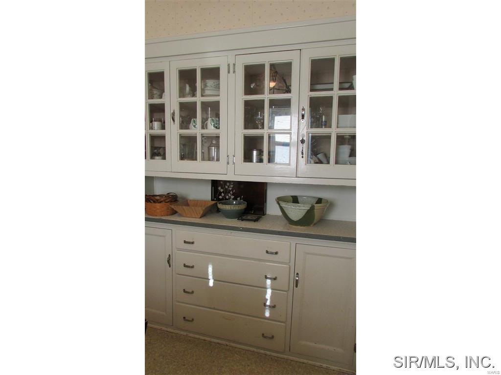 3100 Edwards Street Alton, IL 62002 - Photo 9 of 16 Gallery Image 9