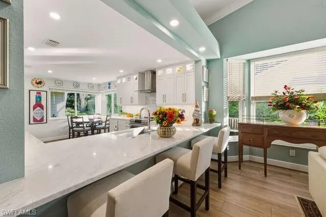 $1,125,000 | 254 Edgemere Way East, Naples, FL 34105