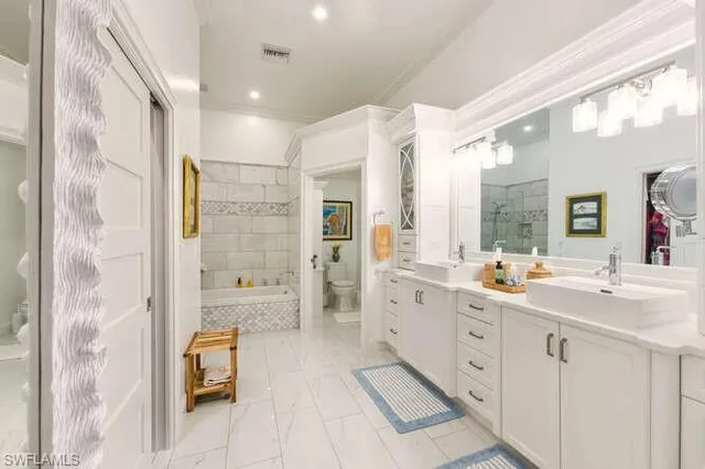 $1,125,000 | 254 Edgemere Way East, Naples, FL 34105