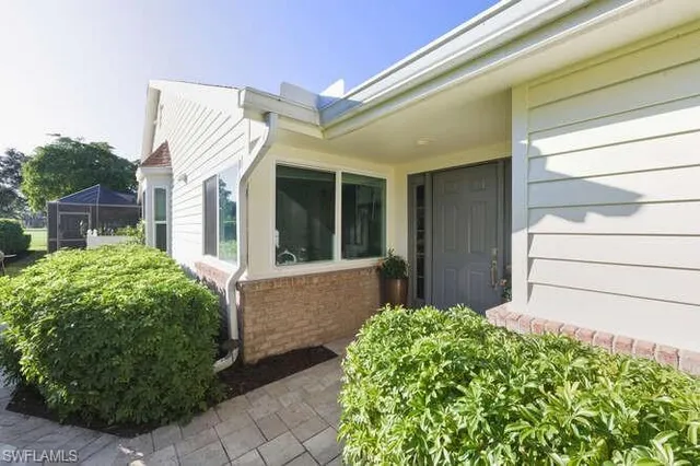 $1,125,000 | 254 Edgemere Way East, Naples, FL 34105