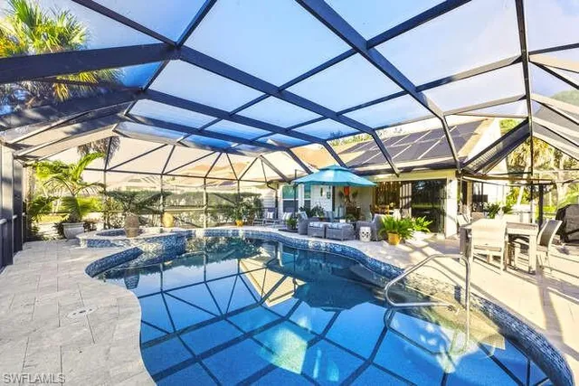 $1,125,000 | 254 Edgemere Way East, Naples, FL 34105