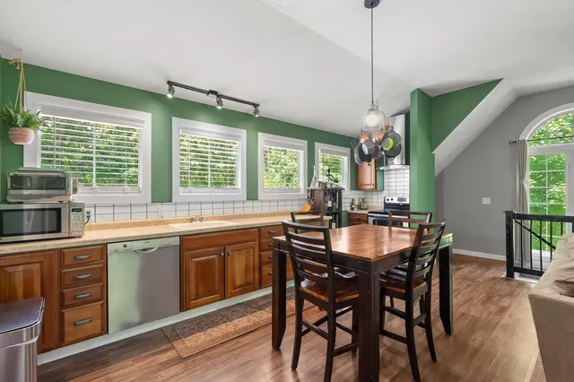 $1,050,000 | 8777 West Main Street, Kalamazoo, MI 49009