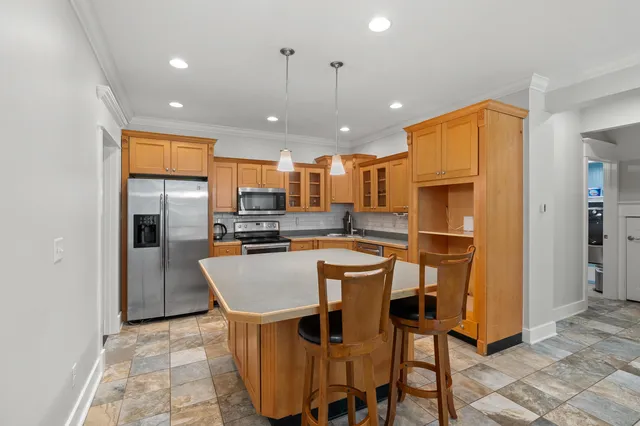 $1,050,000 | 8777 West Main Street, Kalamazoo, MI 49009