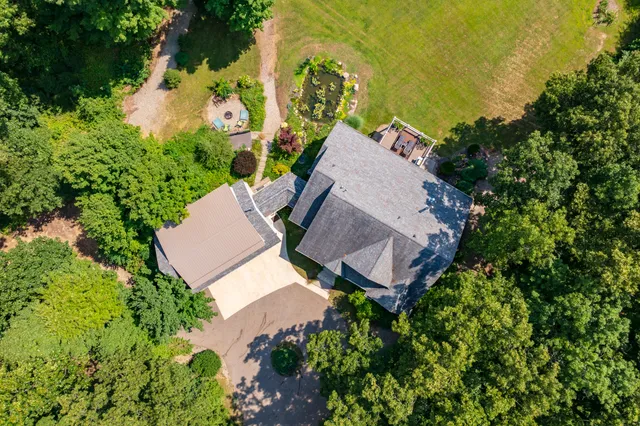 $1,050,000 | 8777 West Main Street, Kalamazoo, MI 49009