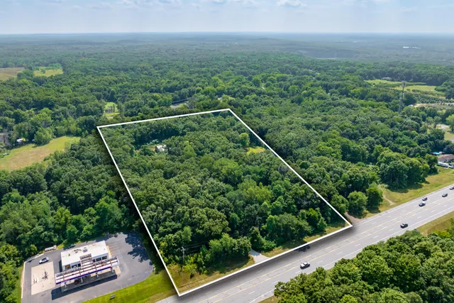 $1,050,000 | 8777 West Main Street, Kalamazoo, MI 49009