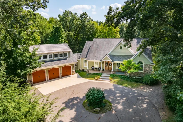 $1,050,000 | 8777 West Main Street, Kalamazoo, MI 49009
