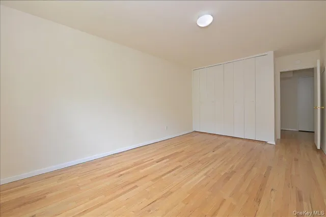 $350,000 | 25 Canterbury Road, Unit 3T, Great Neck, NY 11021