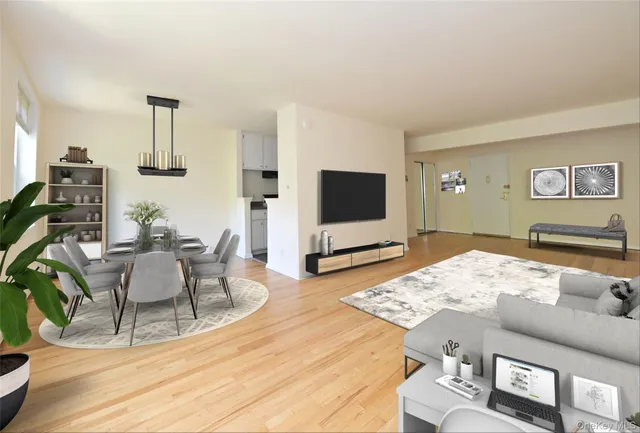 $350,000 | 25 Canterbury Road, Unit 3T, Great Neck, NY 11021