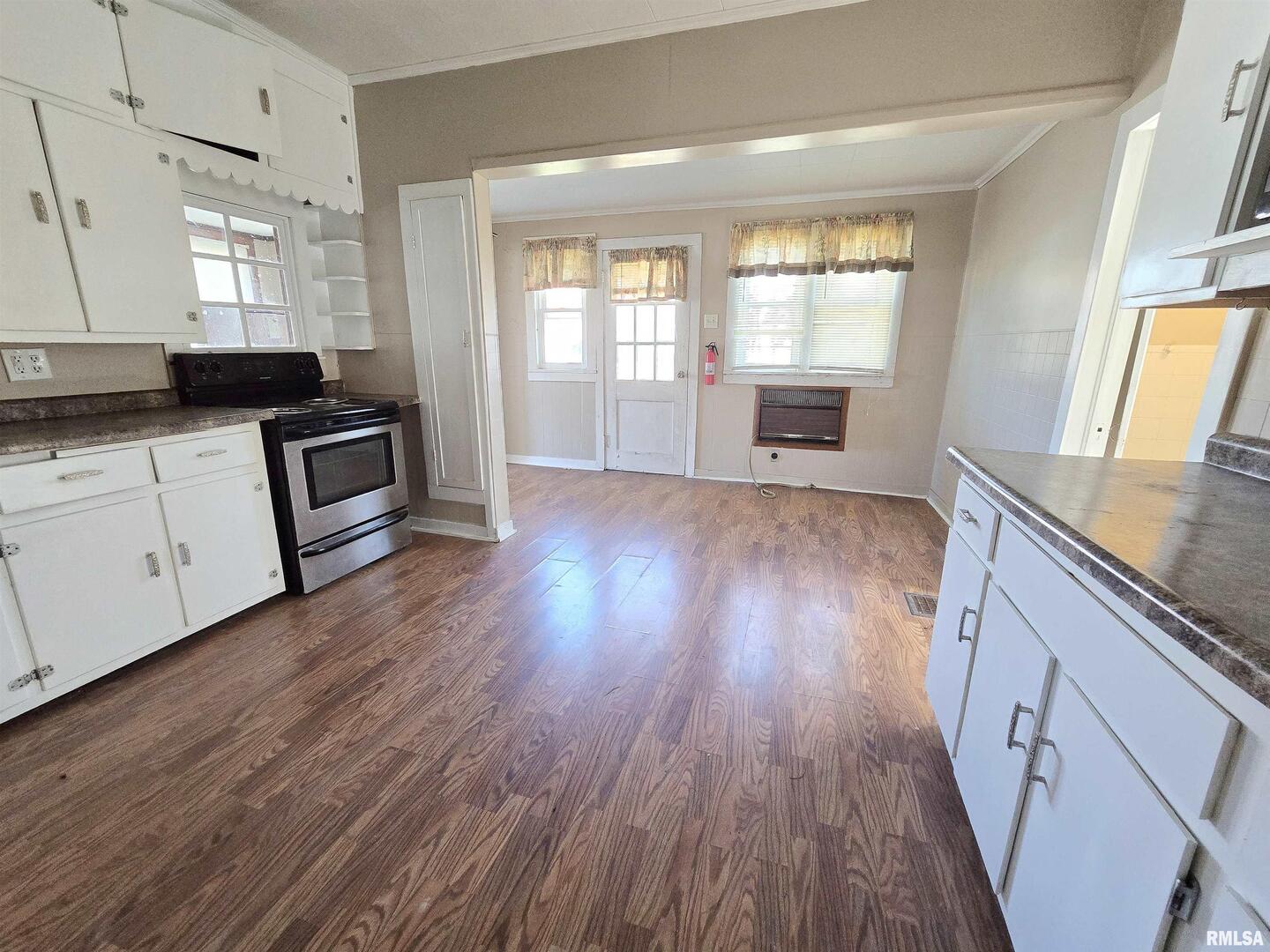 900 South 16th Street Herrin, IL 62948 - Photo 9 of 23