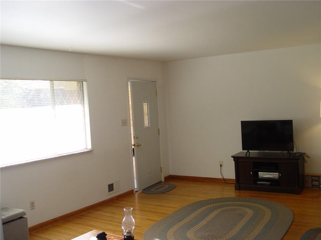 2014 Woodcrest Road Indianapolis, IN 46227 - Photo 3 of 11 Gallery Image 3