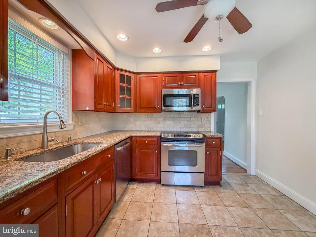 1237 Pine Grove Road Yardley, PA 19067 - Photo 15 of 43
