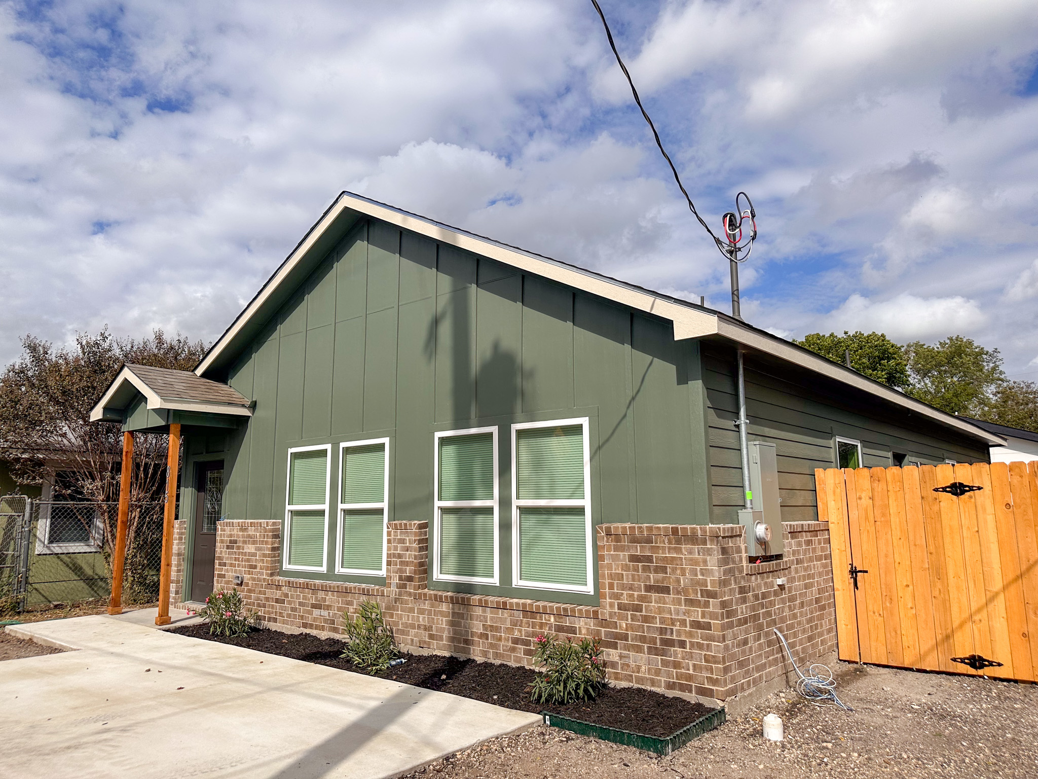 815 5th Lockhart, TX 78644 - Photo 2 of 22