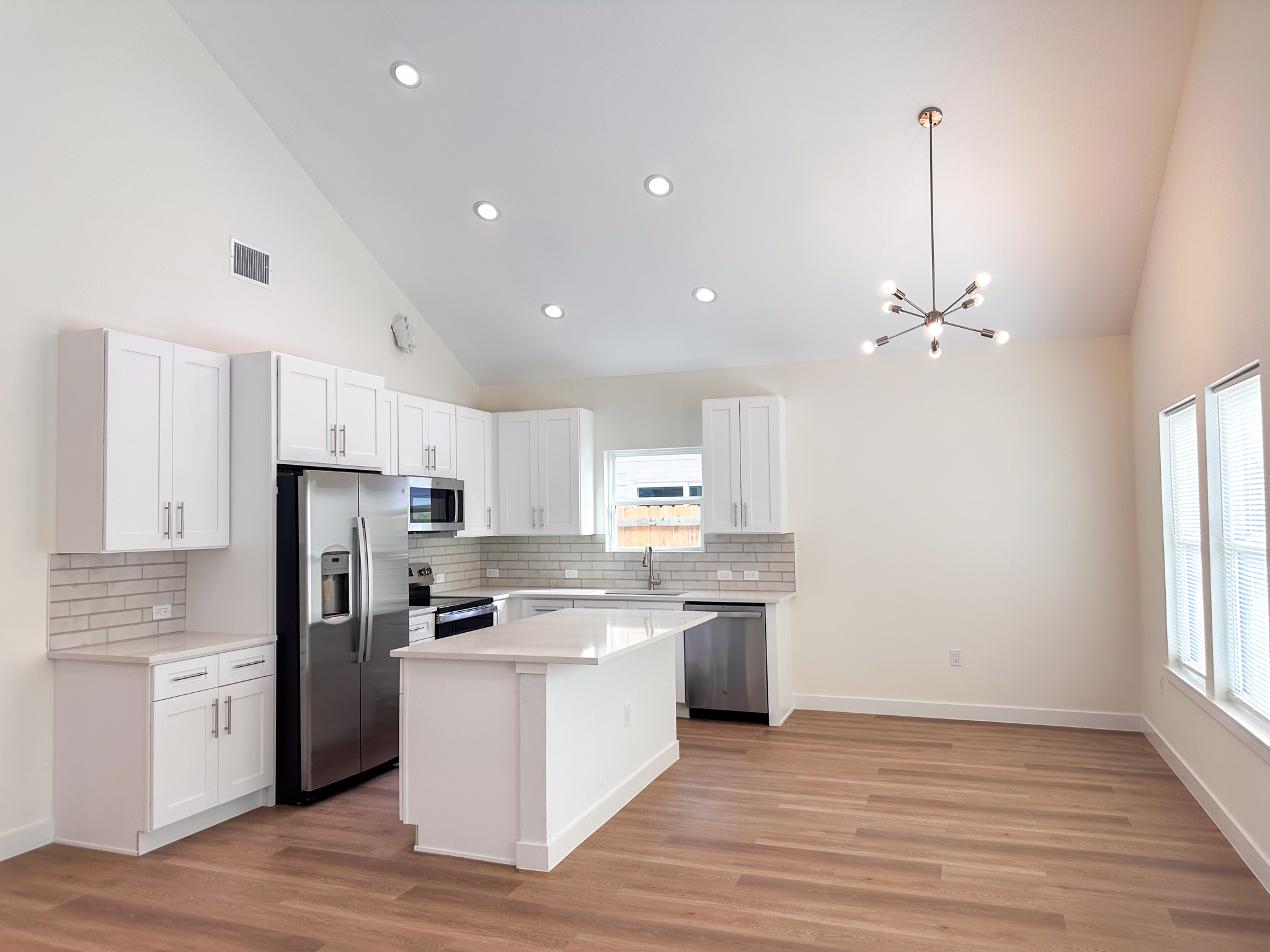 815 5th Lockhart, TX 78644 - Photo 4 of 22