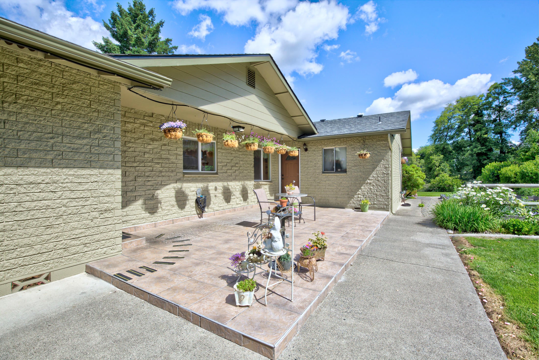 4720 Leonard Road Grants Pass, OR 97527 - Photo 26 of 56 leonard040