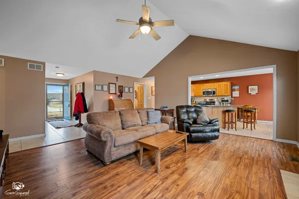 $374,500 | 1212 South Creek Drive, Manteno, IL 60950