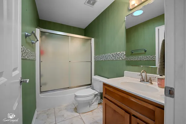 $374,500 | 1212 South Creek Drive, Manteno, IL 60950