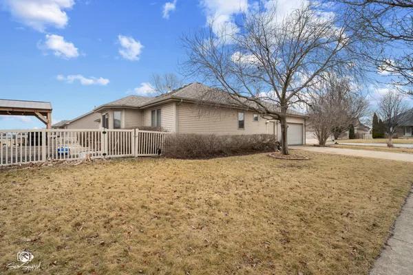 $374,500 | 1212 South Creek Drive, Manteno, IL 60950