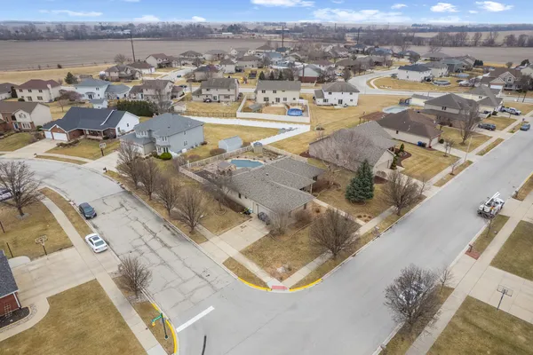 $374,500 | 1212 South Creek Drive, Manteno, IL 60950