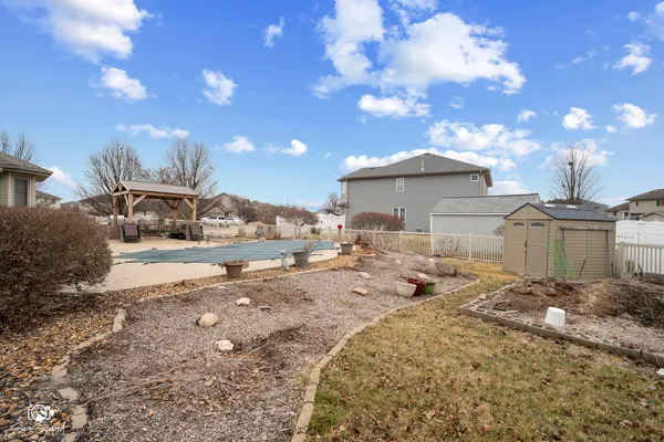 $374,500 | 1212 South Creek Drive, Manteno, IL 60950