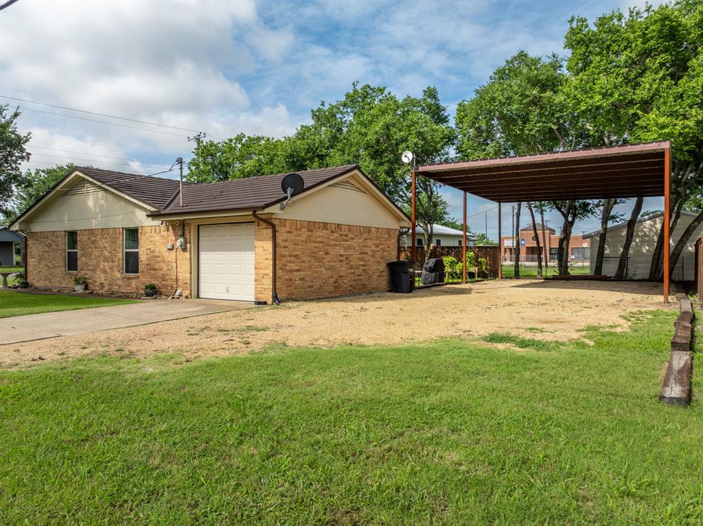 201 Main Street Italy, TX 76651 - Photo 27 of 35