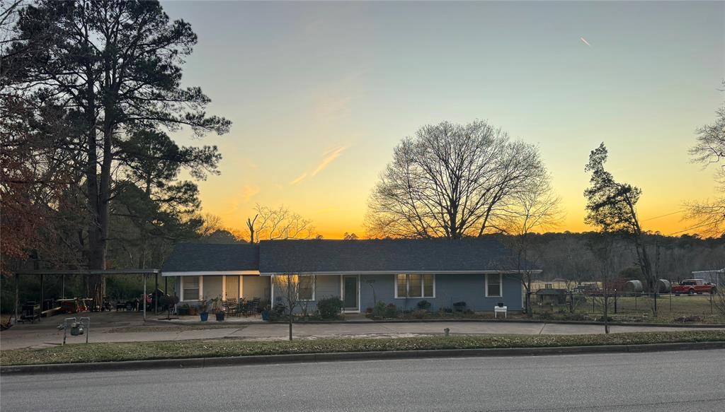 907 West Fordall Road Henderson, TX 75652 - Photo 2 of 16