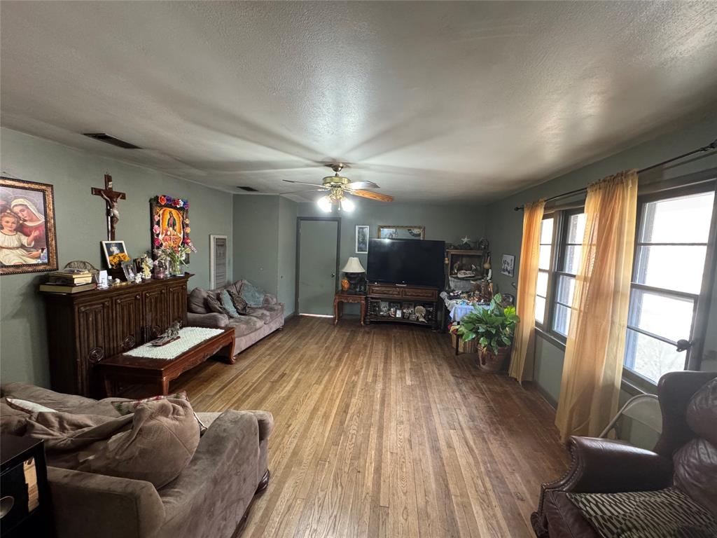 907 West Fordall Road Henderson, TX 75652 - Photo 7 of 16