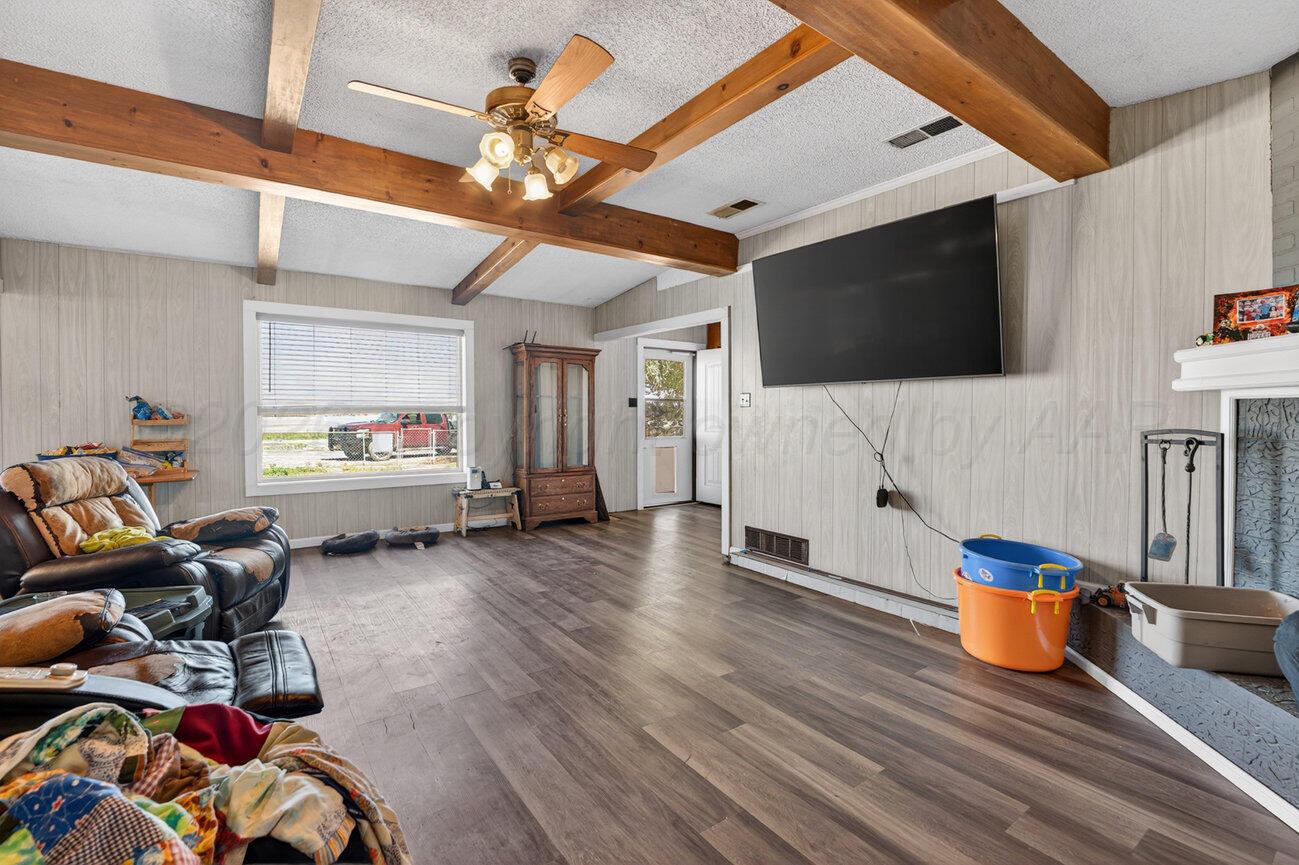 693 County Road 24 Muleshoe, TX 79347 - Photo 12 of 98 Living Area