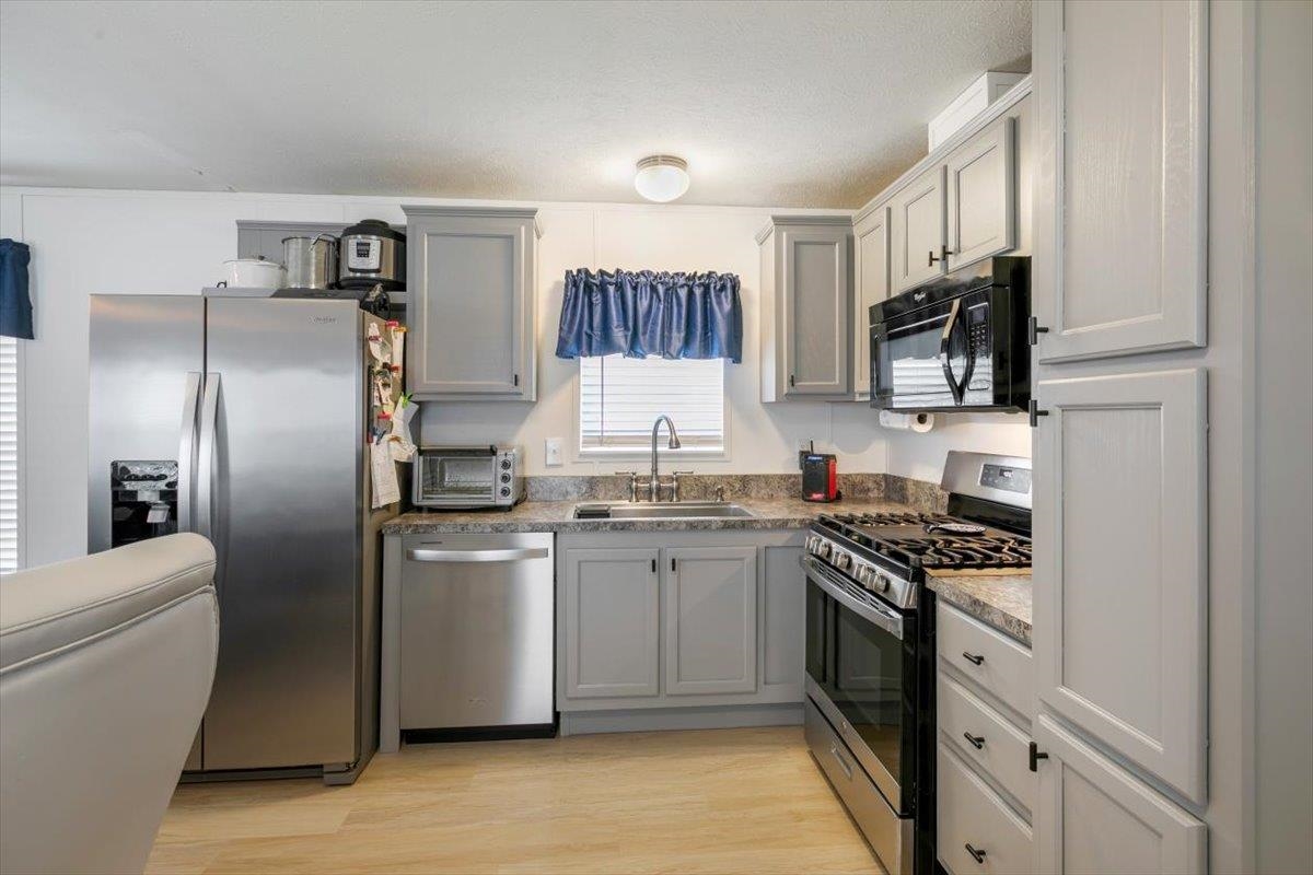 30 Kendall Pond Road, Unit 90 Derry, NH 03038 - Photo 7 of 25