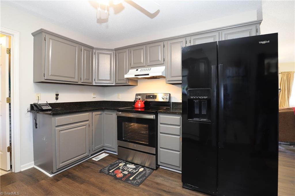 1711 Hanover Court High Point, NC 27265 - Photo 13 of 27