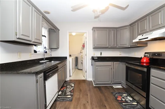 $219,900 | 1711 Hanover Court, High Point, NC 27265