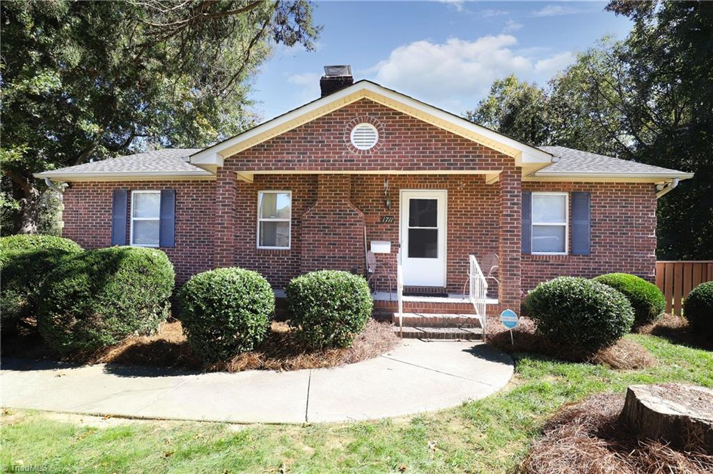 1711 Hanover Court High Point, NC 27265 - Photo 4 of 27