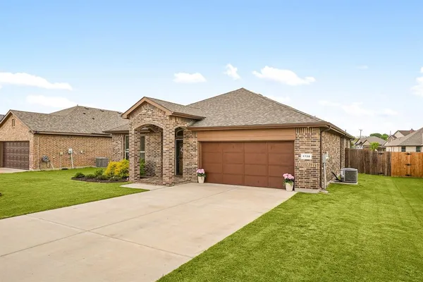 $310,000 | 1720 Cross Creek Lane, Cleburne, TX 76033
