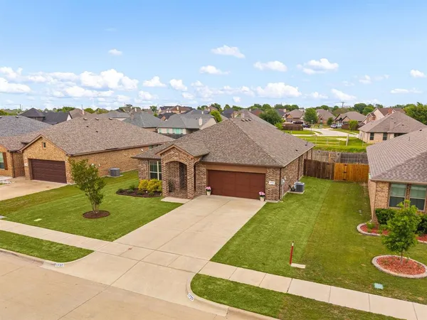 $310,000 | 1720 Cross Creek Lane, Cleburne, TX 76033