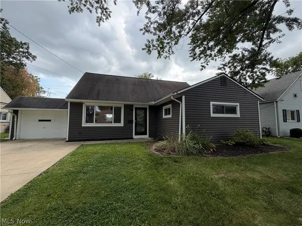 $250,000 | 295 Best Drive, Berea, OH 44017