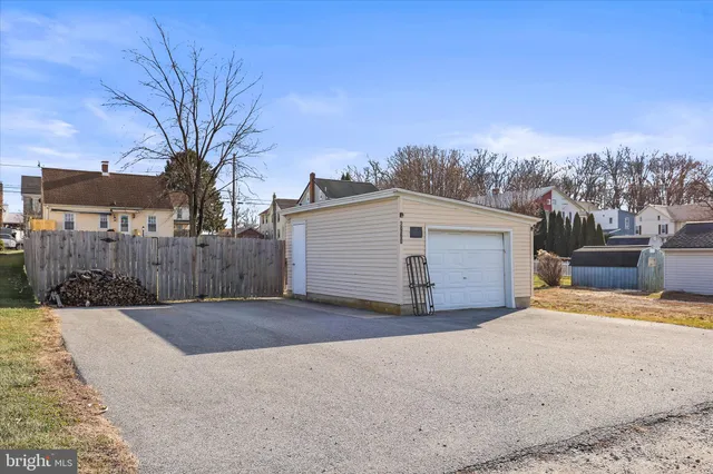 a view of backyard of house