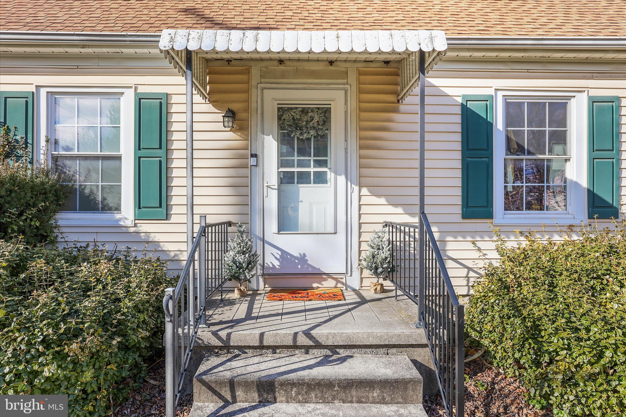 2960 Hanover Pike Hanover, PA 17331 - Photo 4 of 38 a front view of a house with garden