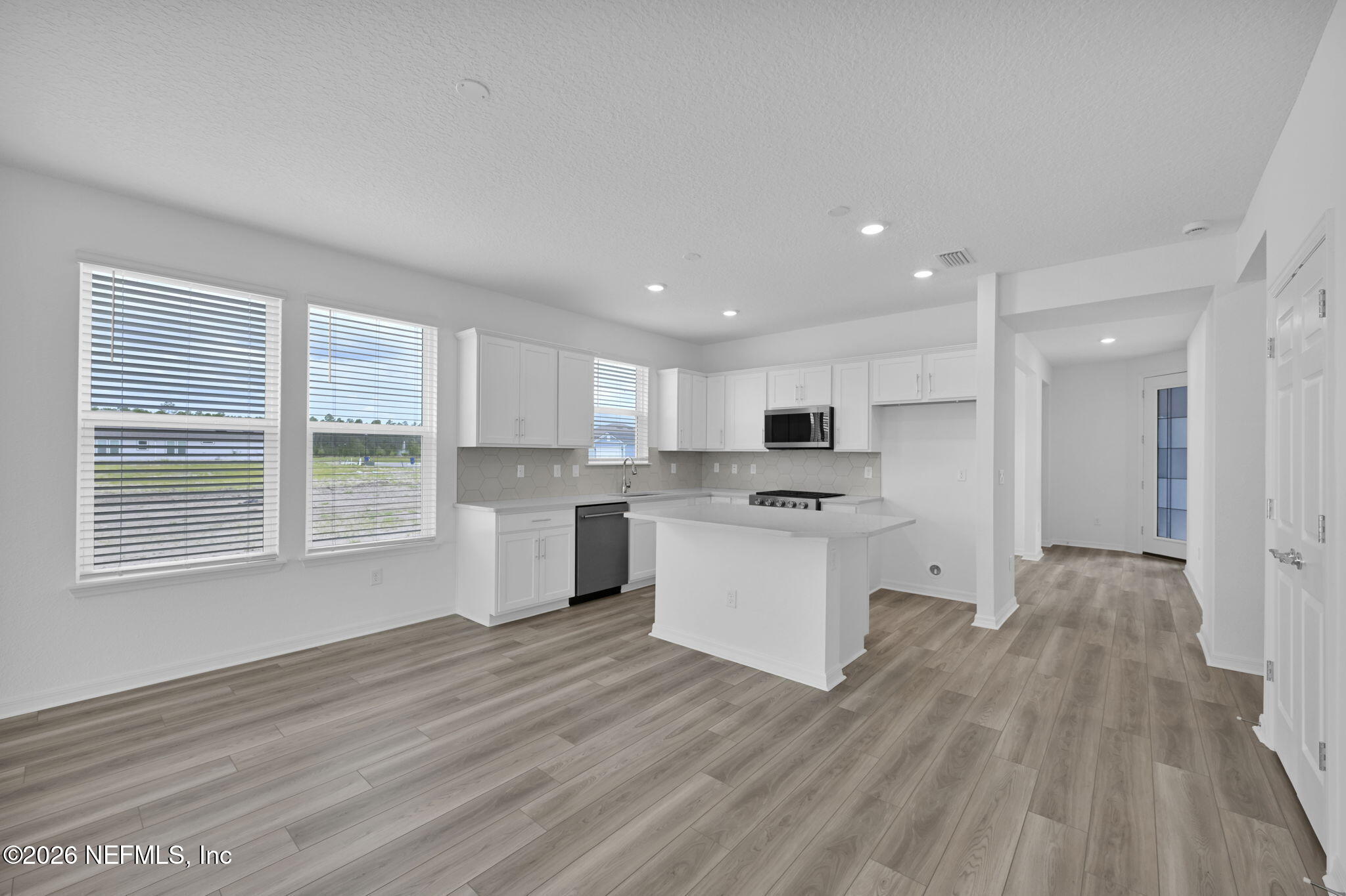 320 Ecliptic Loop Yulee, FL 32097 - Photo 5 of 52 Ellenwood Kitchen