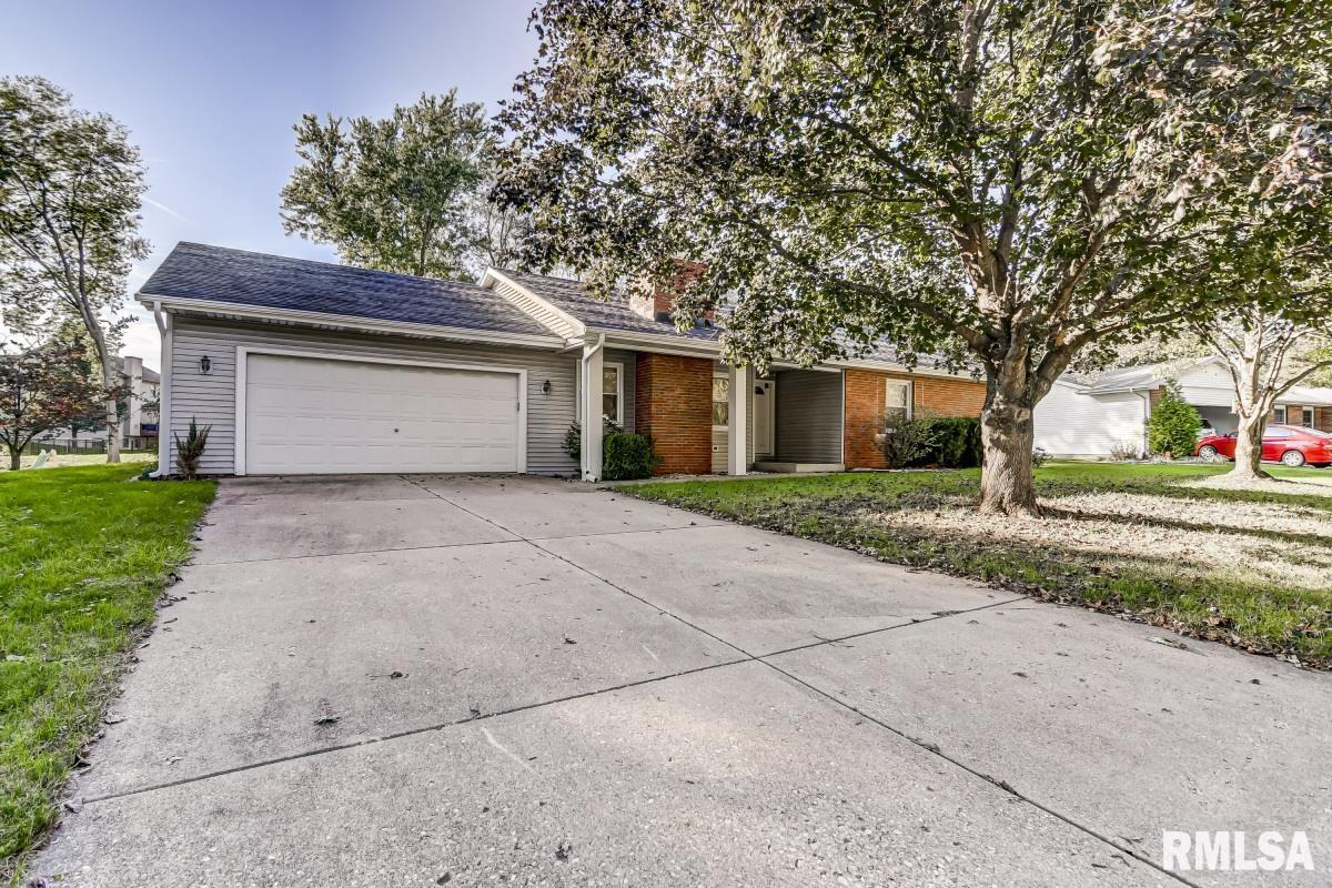63 Ramblewood Road Chatham, IL 62629 - Photo 2 of 32 Gallery Image 2