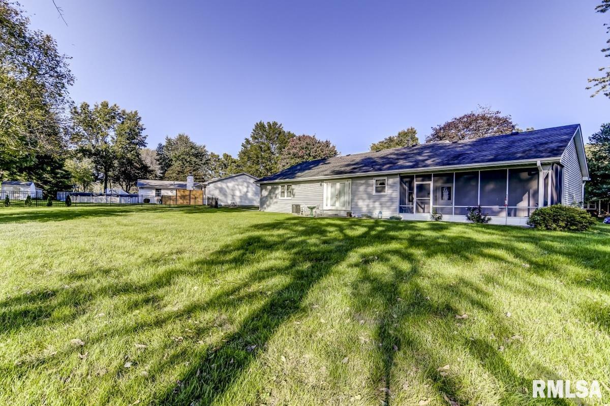 63 Ramblewood Road Chatham, IL 62629 - Photo 29 of 32 Gallery Image 29
