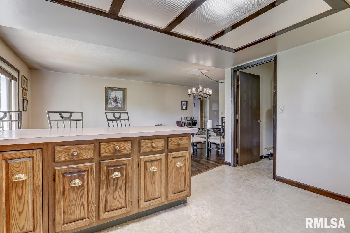 63 Ramblewood Road Chatham, IL 62629 - Photo 8 of 32 Gallery Image 8