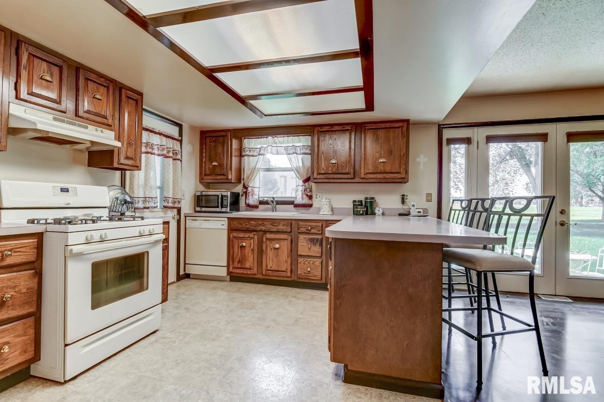 63 Ramblewood Road Chatham, IL 62629 - Photo 9 of 32 Gallery Image 9