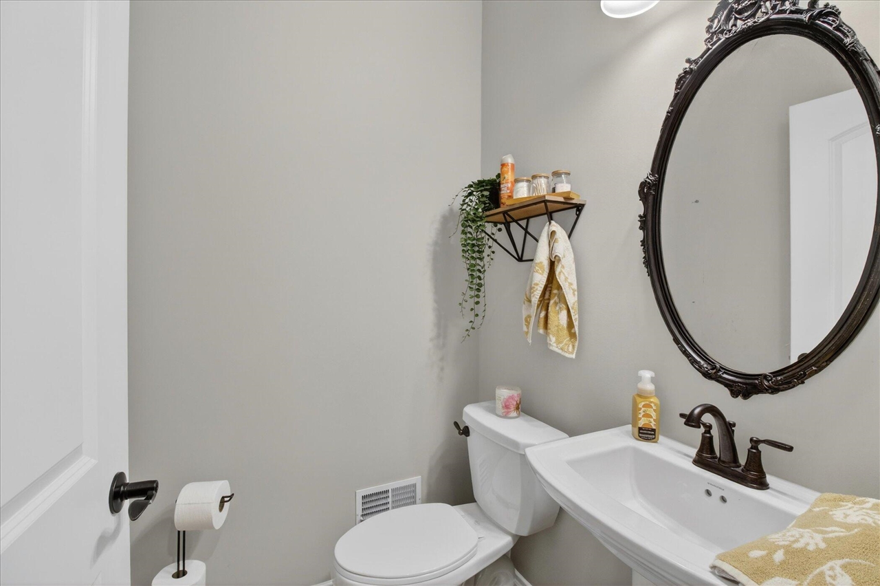 577 Trestle Drive Howell, MI 48843 - Photo 15 of 59