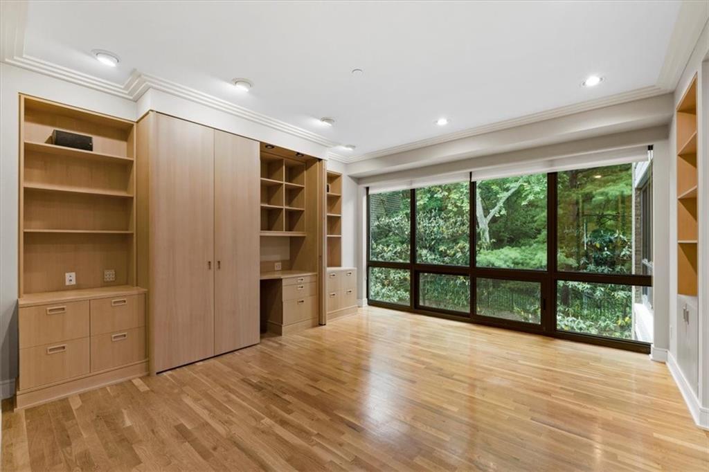 433 Ward Parkway, Unit 2S Kansas City, MO 64112 - Photo 14 of 40