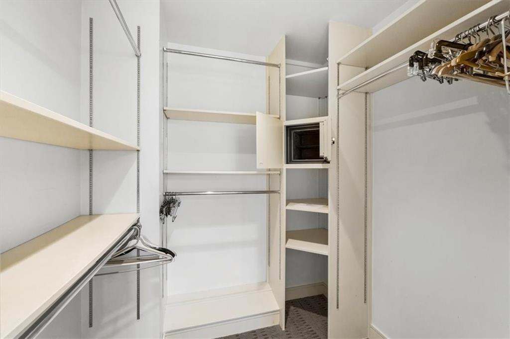 433 Ward Parkway, Unit 2S Kansas City, MO 64112 - Photo 19 of 40