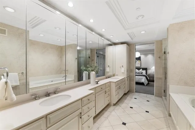 $750,000 | 433 Ward Parkway, Unit 2S, Kansas City, MO 64112