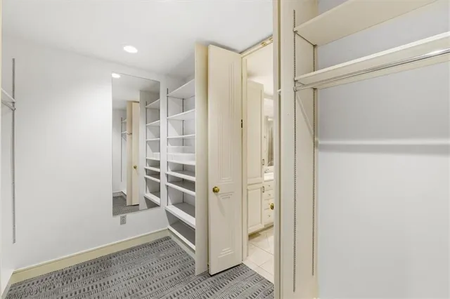 $750,000 | 433 Ward Parkway, Unit 2S, Kansas City, MO 64112