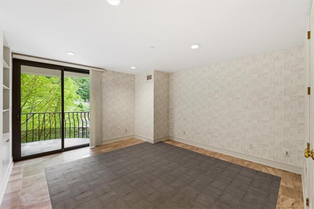 433 Ward Parkway, Unit 2S Kansas City, MO 64112 - Photo 23 of 40