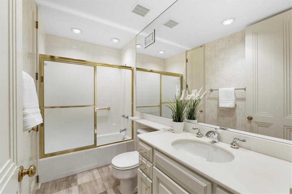 433 Ward Parkway, Unit 2S Kansas City, MO 64112 - Photo 24 of 40